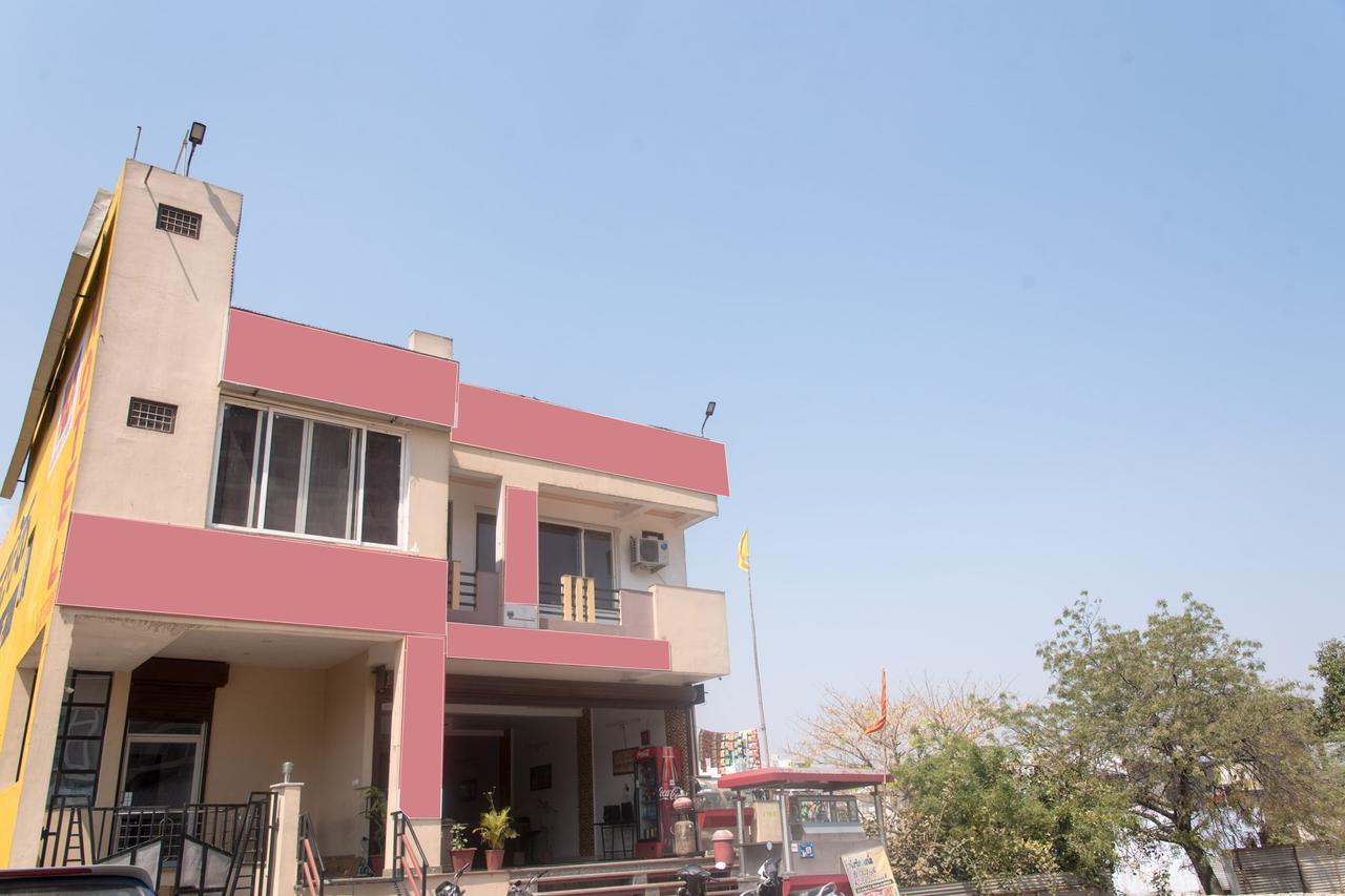 Oyo 11743 Hotel Shree Krishna Удайпур Екстериор снимка